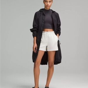 lululemon athletica Women’s Sofstreme High Rise 4” Shorts, Size 12, EUC